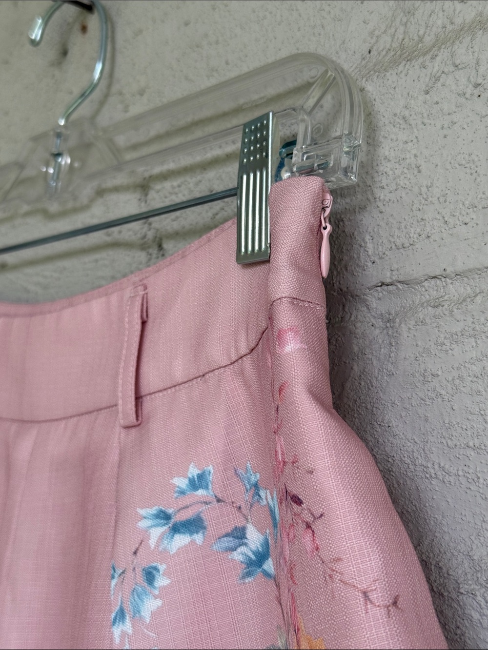 Commense Pink Floral High-Waist Pleated Front Shorts Size Small - Picture 5 of 13